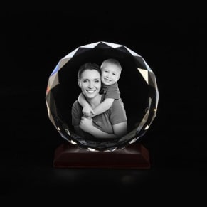 Round 3D Crystal Cubes
